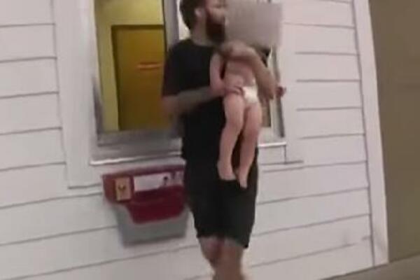 KIDNAPOVAO DETE (1) SVOJE DEVOJKE POD PRETNJOM PIŠTOLJA: Usledilo nešto još GNUSNIJE, da li je ovo MOGUĆE? (VIDEO)