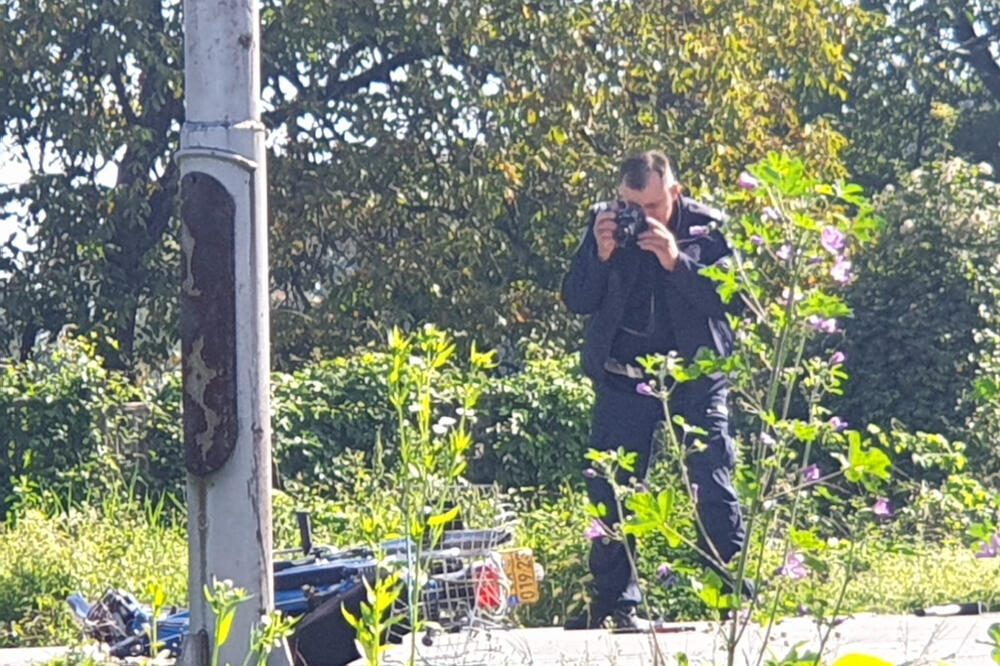 VOZ UDARIO MOTOCIKLISTU: Nesreća u Čačku, prelazio prugu dok je RAMPA BILA SPUŠTENA!