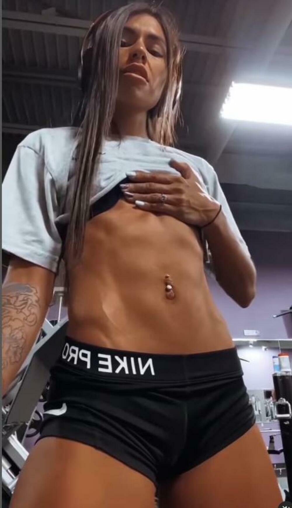 Seksi fotke, Teretana