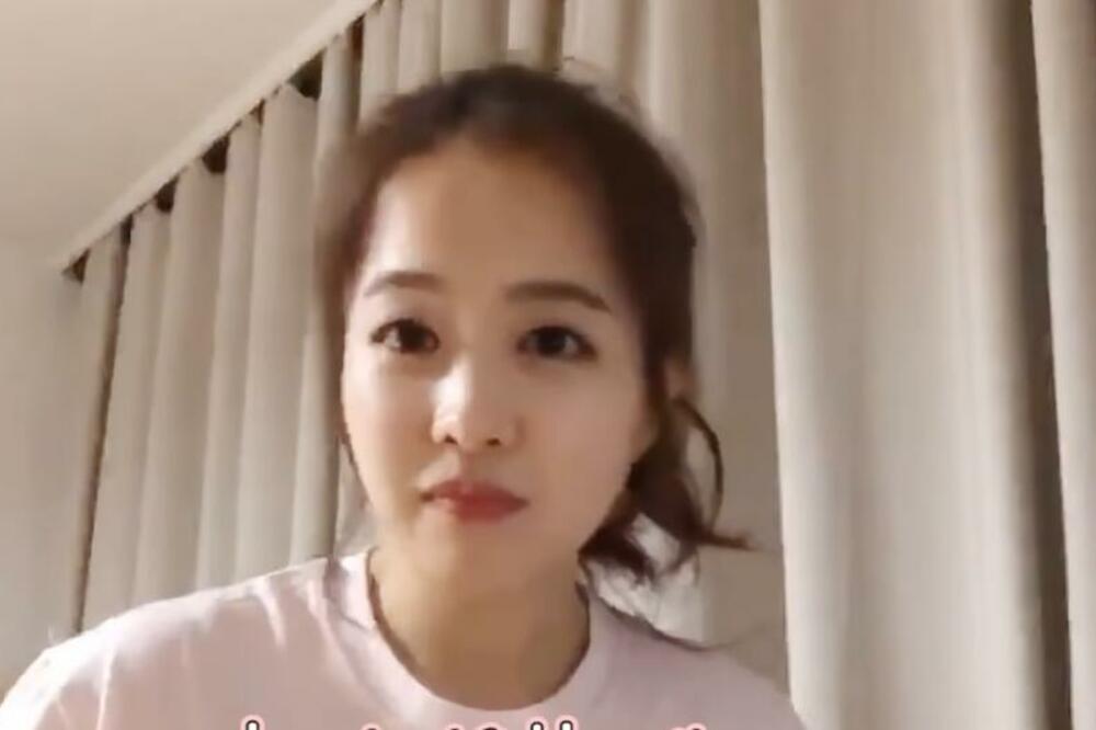 ZBOG OVOG SNIMKA SU MISLILI DA JE MALOLETNA: Internet gori zbog SAZNANJA koliko u stvari ima godina!