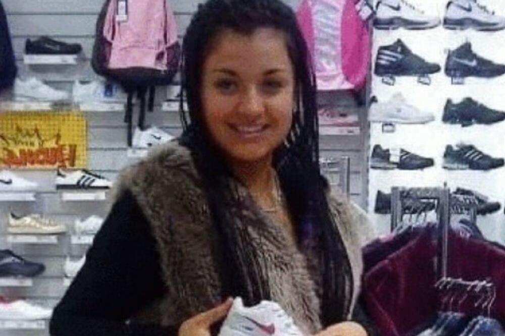 DEVOJKA NA FOTKI NIJE MARIJA ŠERIFOVIĆ: Svi je ZNAMO, sva se IZOPERISALA, šokiraćete se KADA SHVATITE KO JE