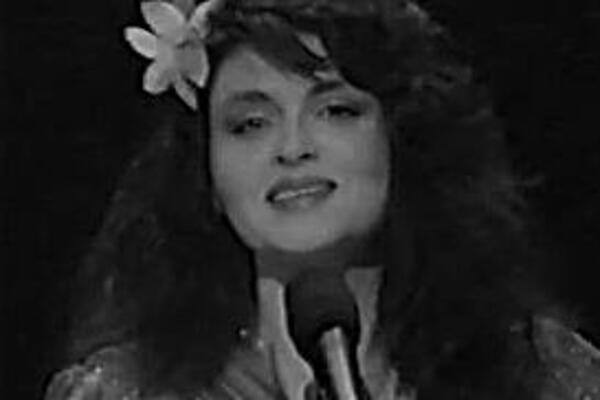 NAROD U SUZAMA, UMRLA POZNATA GLUMICA! Tragedija upravo javljena