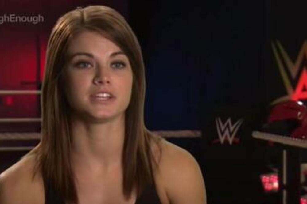 OSTAVILA DVOJE DECE I MUŽA! Lepa Sara preminula 7 dana nakon OVE OBJAVE! Porodicu muči jedno pitanje, TUGA!