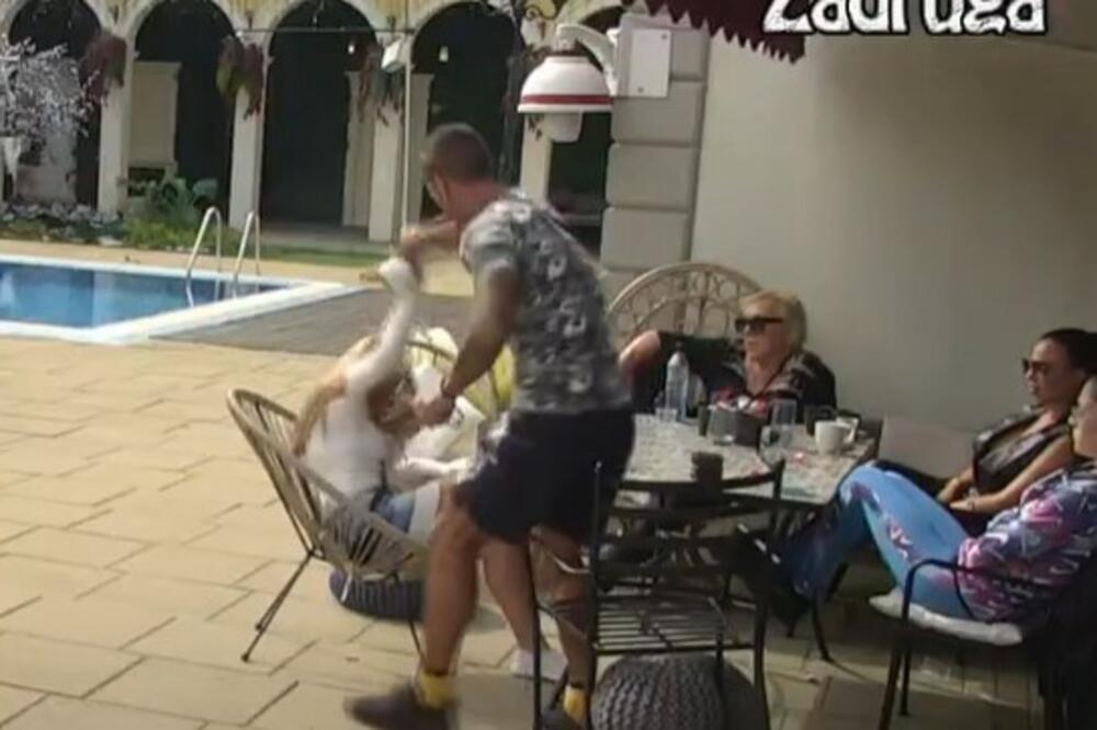 UROŠ ĆERTIĆ NAPRAVIO SKANDAL U ZADRUZI: Gazio i lomio TUĐE STVARI, svi gledali u NEVERICI (VIDEO)