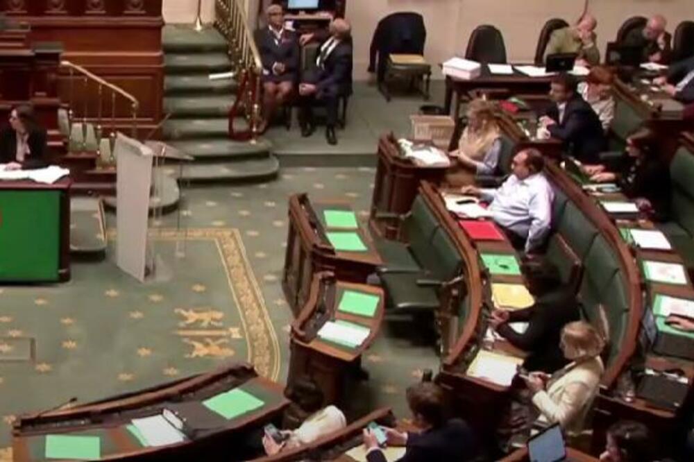 O DARJINOM POTEZU BRUJE SVI: Sve se odigralo usred PARLAMENTA, gledajte samo! (VIDEO)