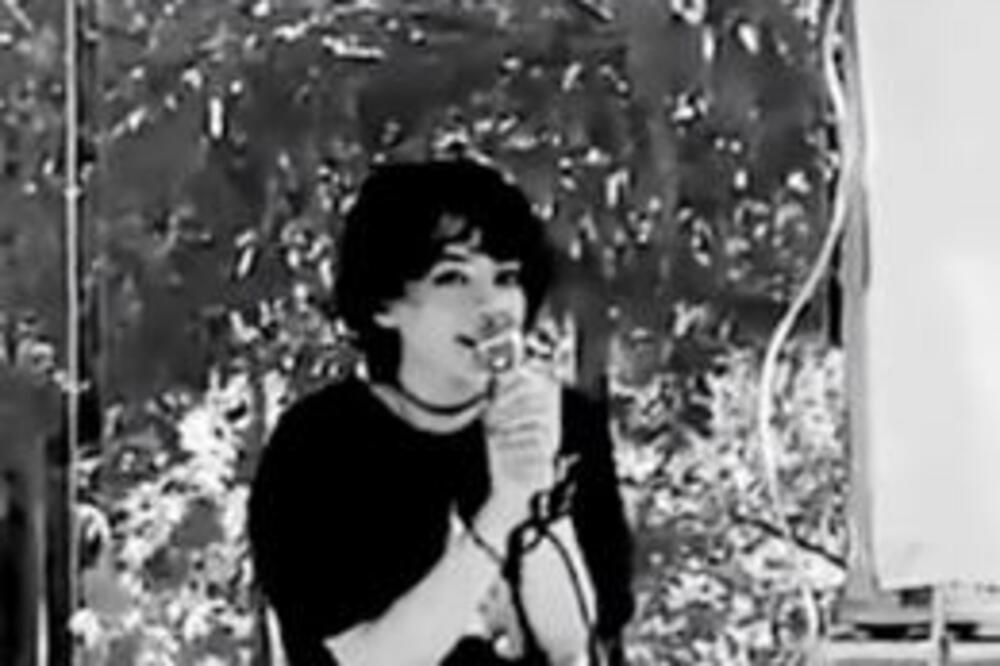 JOŠ JEDNA DEVOJKA UMRLA TOKOM PROTESTA U IRANU: Vlasti rekle da je BAČENA SA ZGRADE, evo šta njena MAJKA TVRDI!