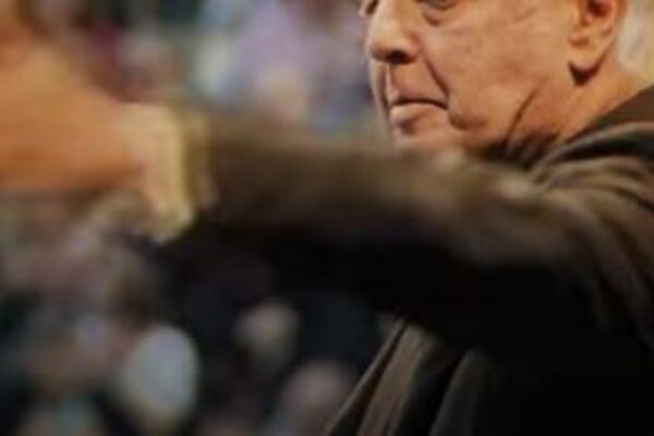 POVLAČI SE MUZIČKA LEGENDA! Narod saznao da pati od OZBILJNOG NEUROLOŠKOG PROBLEMA