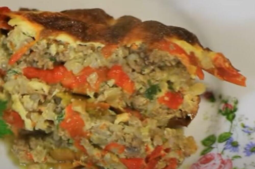 SRPKINJE MUSAKU SA PEČENIM PAPRIKAMA DO SADA NISU PRAVILE: Ovo je jedno od NAJLEPŠIH JELA, recept ODMAH ZAPIŠITE