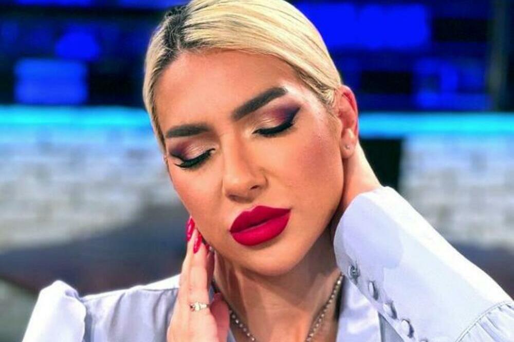 JOVANA POKAZALA SVAKI DEO SEBE BEZ ODEĆE! Fotke ćete gledati dva puta, minijaturni peškirić preko LEPOTE POROKA