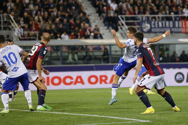 SRPSKI FUDBALER JE TALIČAN ZA DEKIJA: Stanković na debiju na klupi tima iz Đenove uspeo da ostane neporažen!