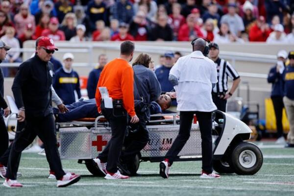 POTRESNA SCENA: Fudbalski trener (36) doživeo moždani udar usred utakmice!