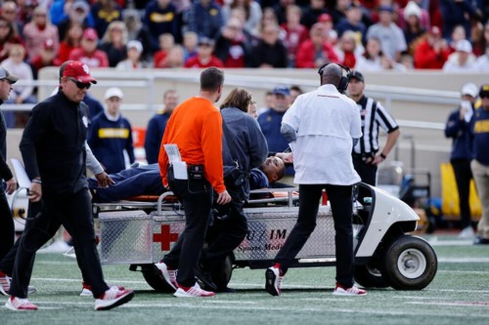 POTRESNA SCENA: Fudbalski trener (36) doživeo moždani udar usred utakmice!