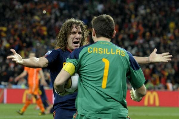 ŠTA SE OVO DEŠAVA? Čuveni golman objavio da je GEJ, bivši saigrač mu poslao šokantnu poruku i - POLJUBAC!