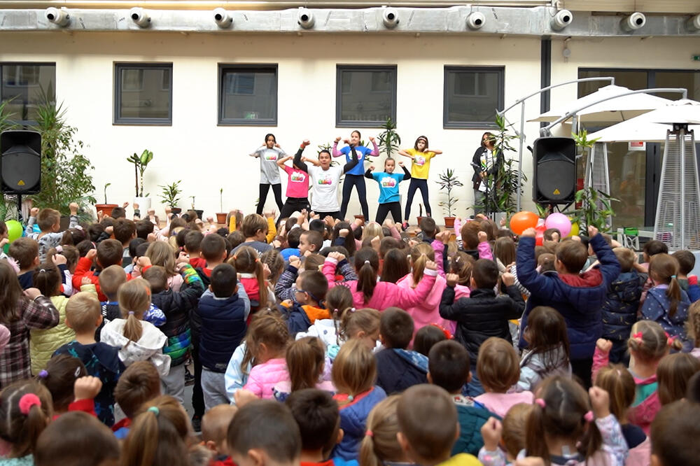 U SUBOTICI ODRŽAN MINI FESTIVAL DEČJE RADOSTI: "Učimo da se družimo" (VIDEO)