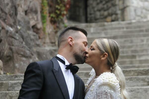 POTROŠILI BOGA OCA NA SOPSTVENU SVADBU: Evo koju ABNORMALNU CIFRU je Vanja Mijatović dala za veselje