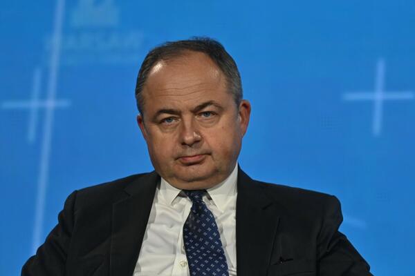 POLJSKI MINISTAR PODNEO OSTAVKU: Veliki udarac za tim Moravjeckog u jeku krhkih odnosa Vlade sa EU!