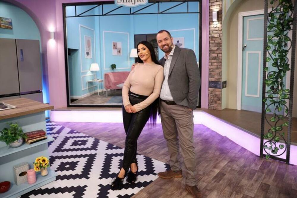 NEOBIČNA LJUBAVNA PRIČA U MAJKAMA I SNAJKAMA: Upoznali se u avionu, a sada su u braku 5 godina