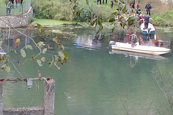 UŽAS KOD OVČAR BANJE! Pao most, ljudi završili u reci