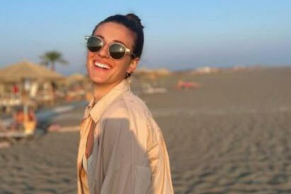 SANJA ZLATO, A MOGLA BI DA BUDE MIS SRBIJE! Maja RAZBIJA rivalke, ali i kida kako izgleda! (FOTO)