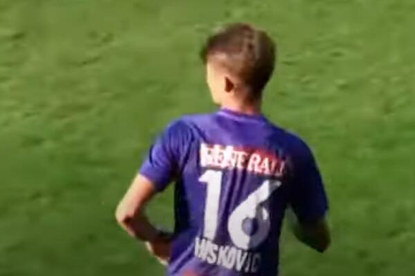 KATASTROFA! Mladi fudbaler i potencijalni reprezentativac BIH doživeo SAOBAĆAJNU NESREĆU - auto skroz smrskan! FOTO