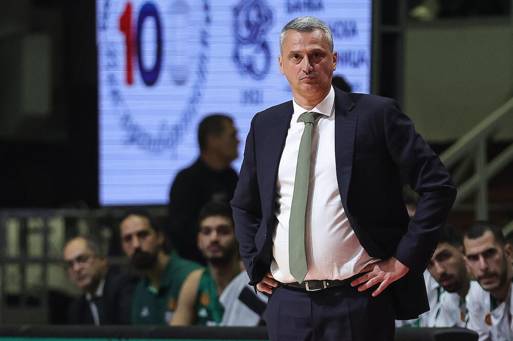 LASO MENJA RADONJIĆA NA KLUPI PANATINAIKOSA? Oglasio se Janakopulos i razrešio sve dileme!