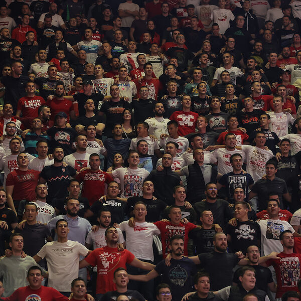 KOREOGRAFIJA DELIJA PRE POČETKA UTAKMICE: Evocirali uspomene sa prošlog derbija! (FOTO/VIDEO)