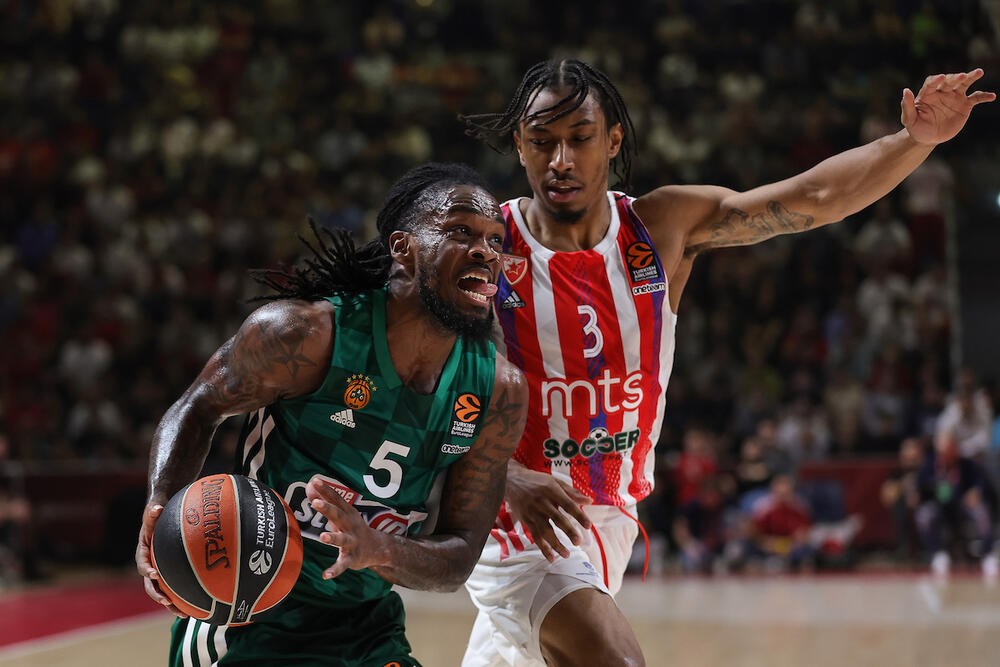 Paris Li na utakmici protiv Crvene zvezde