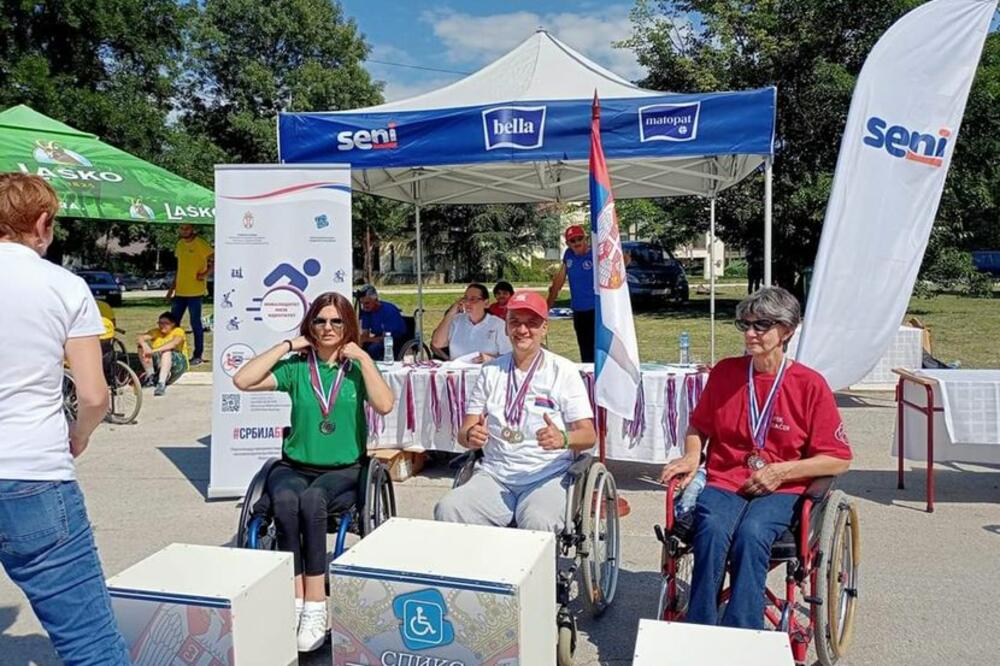 ŽANA JE ZBOG KRPELJA ZAVRŠILA U INVALIDSKIM KOLICIMA: Pokušala da se ubije, bilo je sramota da izađe iz kuće!