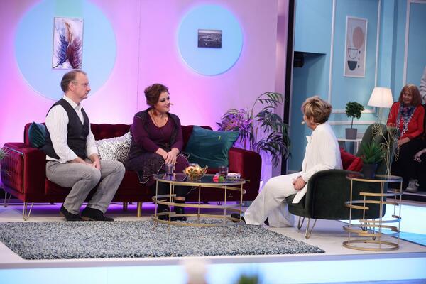 PUSTI BRIGU I UŽIVAJ UZ SJAJNE GOSTE I ODLIČNU ZABAVU: Gledajte najzabavniji porodični šou u nedelju u 13 časova