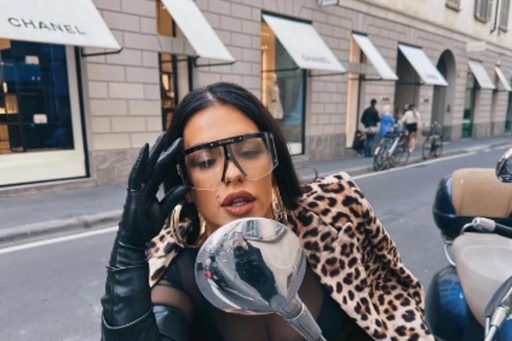 KAD SE SEKA ALEKSIĆ SKINE, VILICA PADNE: Pevačica totalno IZDOMINIRALA, pokazala GOLIŠAVO telo