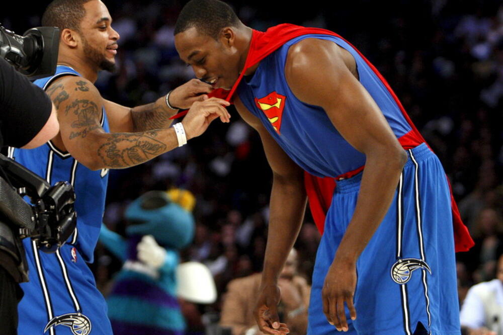 POZNATI NBA CENTAR PRIZNAO: Više puta sam imao odnos u kostimu Supermena! (VIDEO)