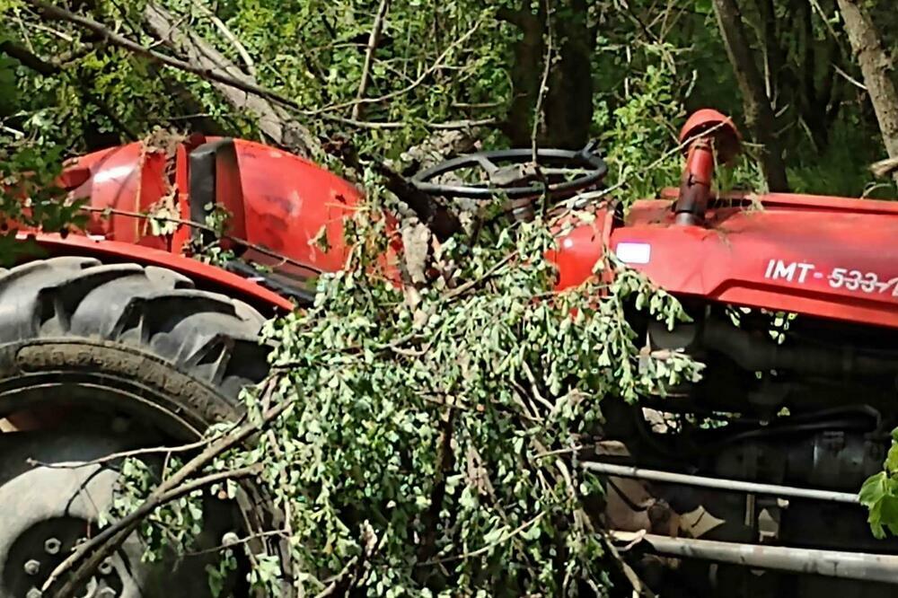 Nesreća sa traktorom