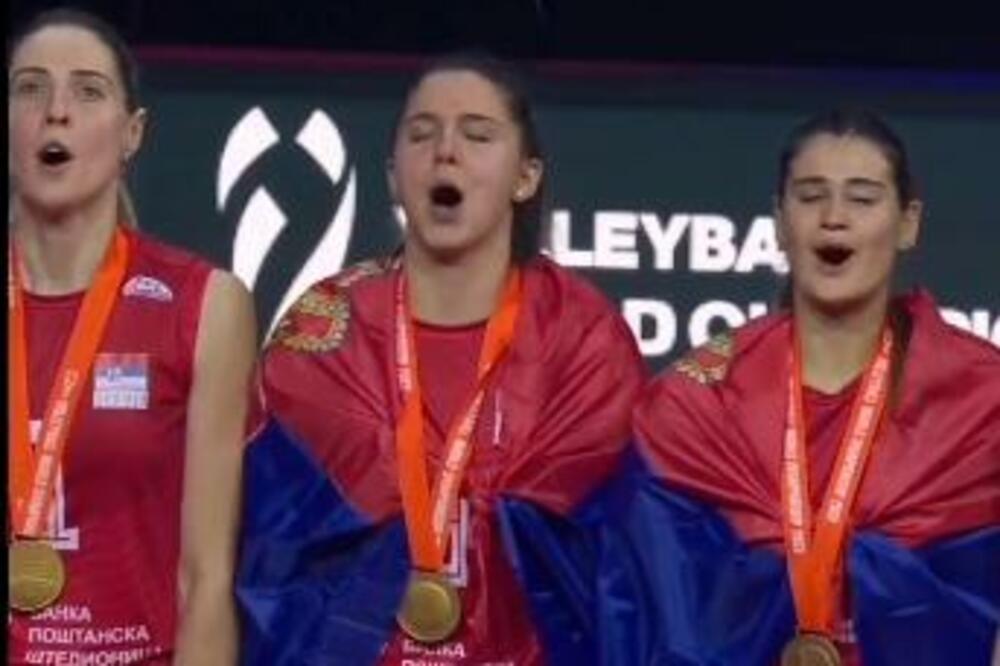 OČI PUNE SUZA PONOSA I "BOŽE PRAVDE" IZ SVEG GLASA: Ovako su kraljice pevale himnu Srbije sa vrha sveta! (VIDEO)