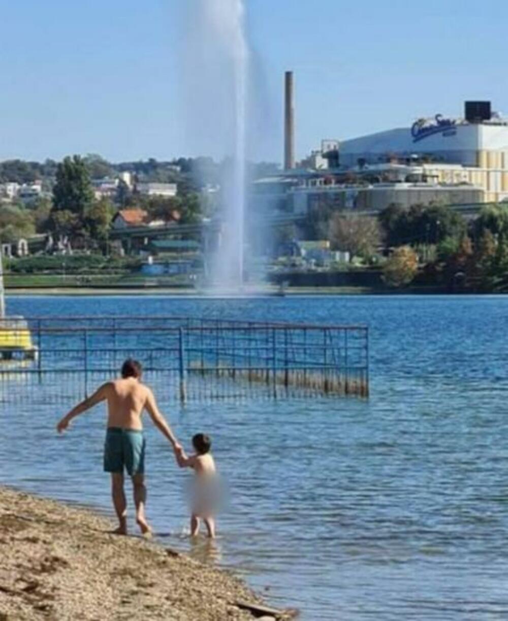 Otac i sin na Adi u oktobru