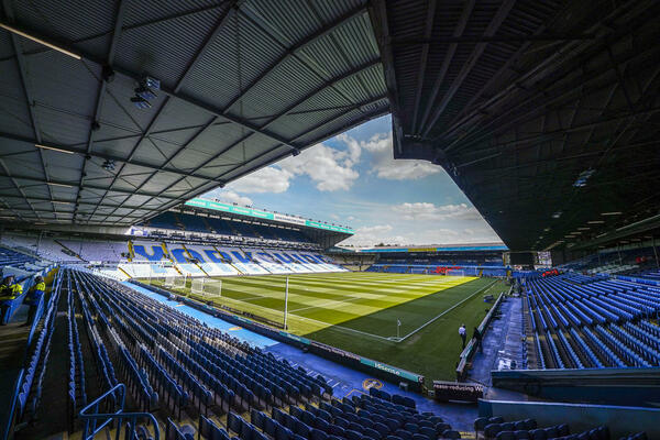 DEŠAVA SE I NAJBOLJIMA: Prekinuta utakmica lidera Premijer lige, poznat je i razlog!