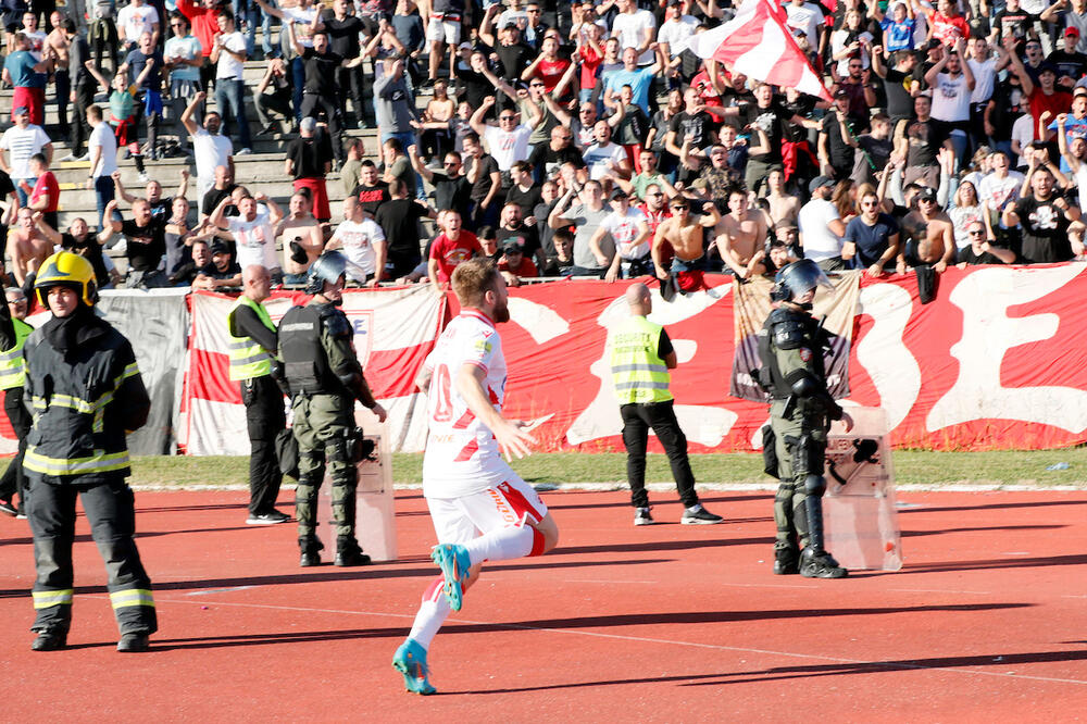 ZVEZDA SE SPASILA SA PENALA! Crveno-beli jedva srušili Radnički i osvojili Kragujevac (FOTO)