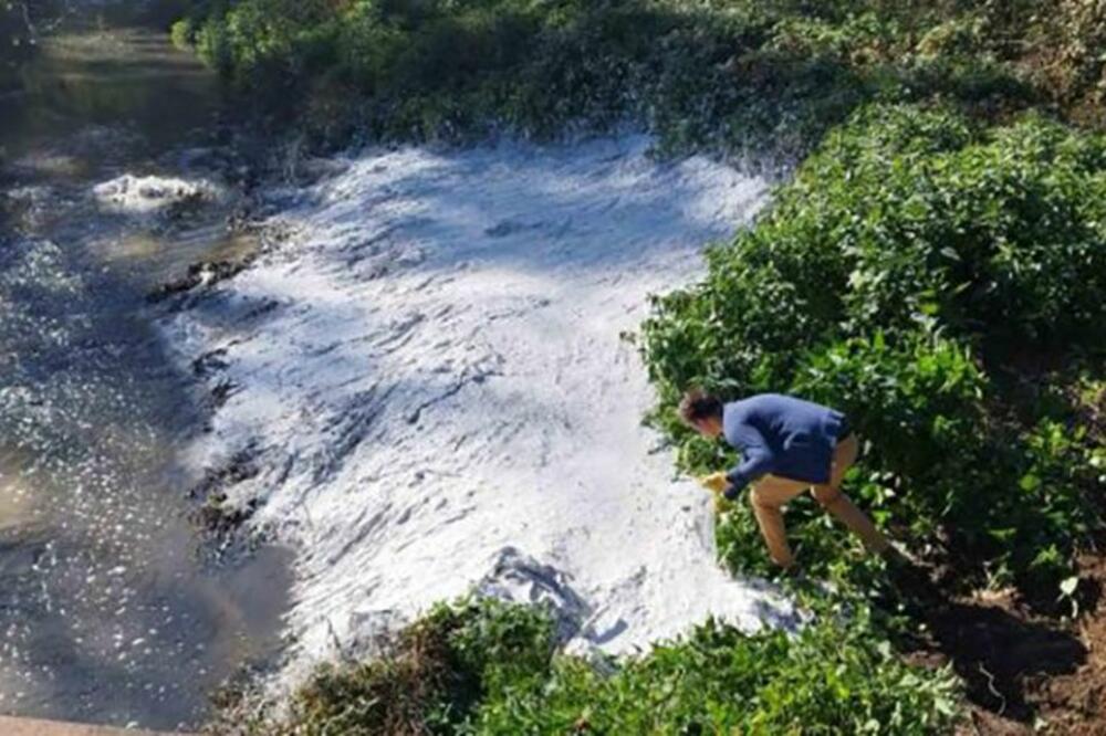 UHVAĆENI NA DELU, KAMERA SVE ZABELEŽILA: Bez pardona SRUČILI OTPADNI mulj u reku! (VIDEO)