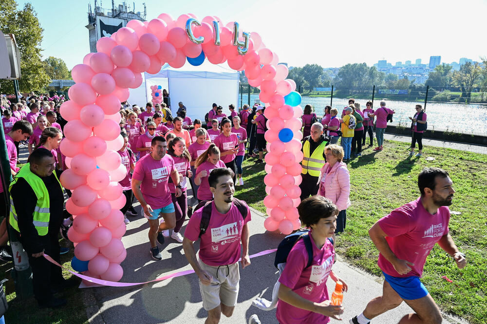 TRKOM ZA OZDRAVLJENJE OBELEŽEN MESEC BORBE PROTIV RAKA DOJKE: Za tebe, za mene, za sve nas!