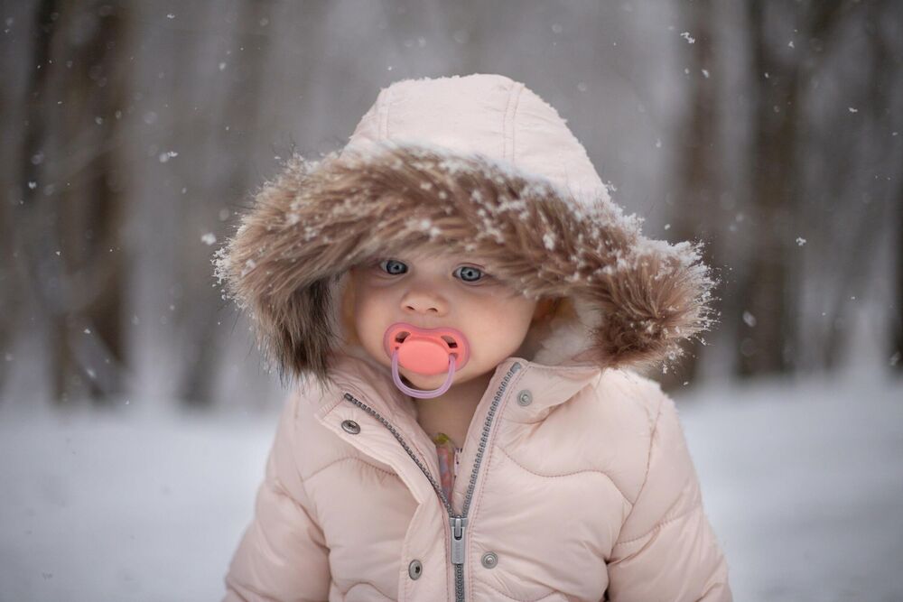 Mala devojčica u snegu / Ilustracija