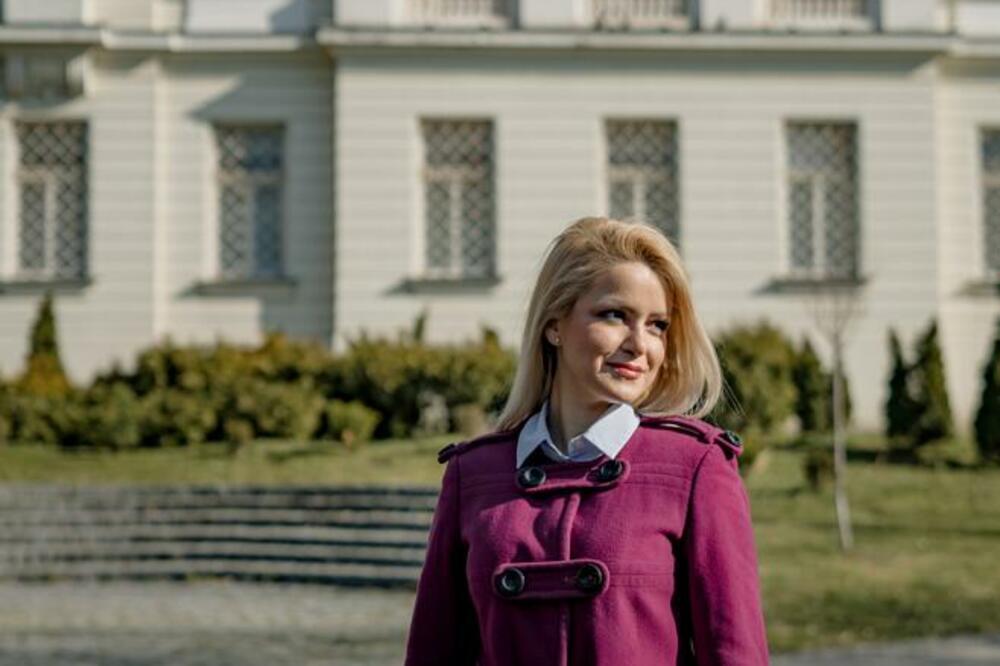 TAMARA JE ODLUČILA DA SVOJU KARIJERU GRADI U SREMSKOJ MITROVICI: Mlada lekarka životne planove pravi u rodnom mestu