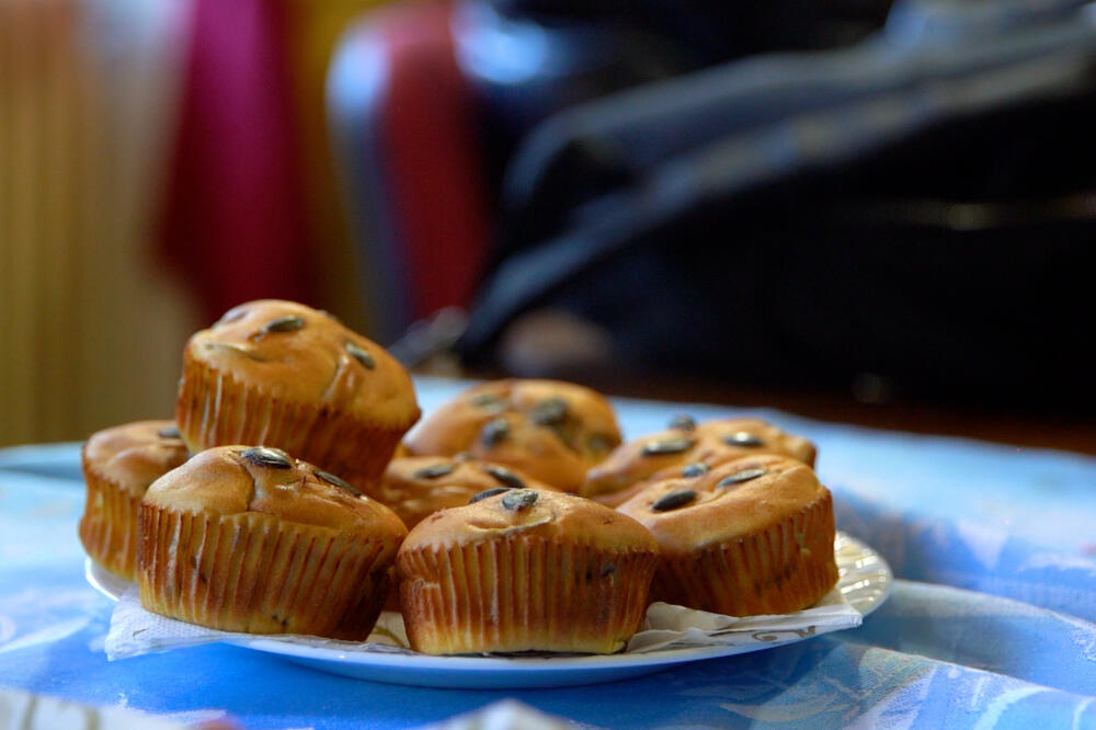 UKUSNI I ZDRAVI MAFINI NAŠLI SU SE NA STOLU GIMNAZIJE "SVETOZAR MARKOVIĆ" U SUBOTICI: A povod je značajan!
