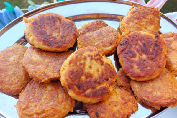 PILEĆE PLJESKAVICE NA BAKIN NAČIN: U tanjiru NIJE OSTALA ni jedna! (VIDEO)