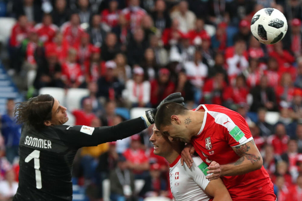 ŠVAJCARCI U STRAHU PRED MUNDIJAL: Rival Srbije ostao bez prvog golmana, doživeo je JEZIVU povredu!