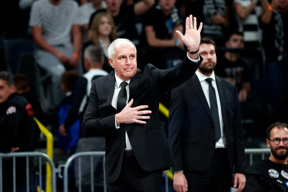 NAVIJAČI FENERBAHČEA KLICALI OBRADOVIĆU! Željko dočekan kao Bog u Istanbulu (VIDEO)