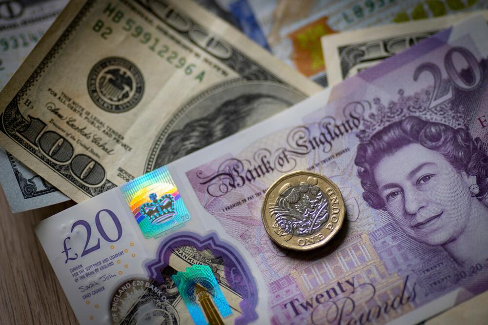 STOGODIŠNJI PAD FUNTE SA PET NA JEDAN DOLAR: Pogledajte kako je britanska valuta pala iz milosti (VIDEO)