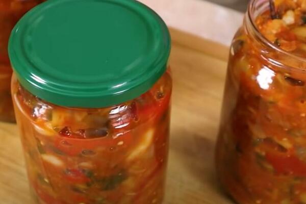 OVAKO MAKEDONCI SPREMAJU MEŠANU SALATU: Pikantnija je OD NAŠE zbog OVOGA, domaćice ova ZIMNICA RAZVALJUJE (RECEPT)