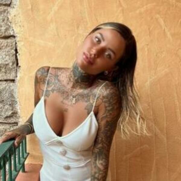 ŠOK! Zadovoljavala fudbalsku zvezdu na jahti, rodila dete, a sada preživela PAKAO! (FOTO)