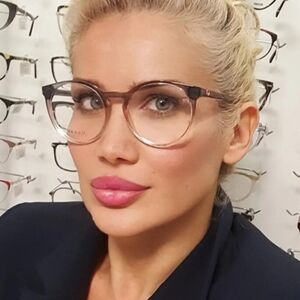 SRPSKA VODITELJKA SE SLIKALA ZA PLEJBOJ! Reakcija njenog muža se i dan danas prepričava, ona na sve to izjavila...