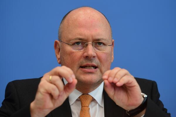 ŠEF NEMAČKE SLUŽBE ZA SAJBER BEZBEDNOST JAVNO OSRAMOĆEN, PA HITNO SMENJEN: Evo za šta je OPTUŽEN