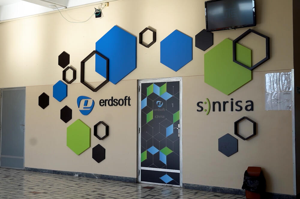 VISOKA TEHNIČKA ŠKOLA STRUKOVNIH STUDIJA U SUBOTICI DOBILA SAVREMENO OPREMLJENU UČIONICU: Studenti oduševljeni!